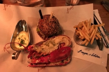 Burger & Lobster