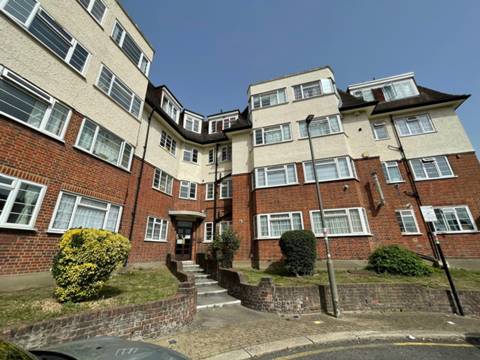  view of Upper Tooting Road Flat