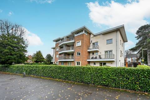  view of Parkfield House, Lindfield Gardens Flat