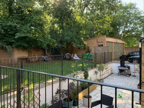  view of Stockwell Park Road Flat