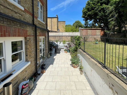  view of Stockwell Park Road Flat