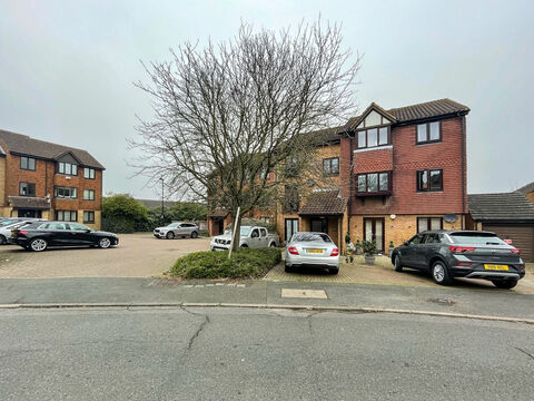  view of Gables Close Flat