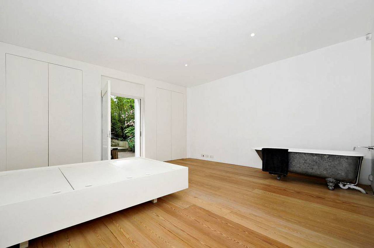 statement-bath, contemporary, white