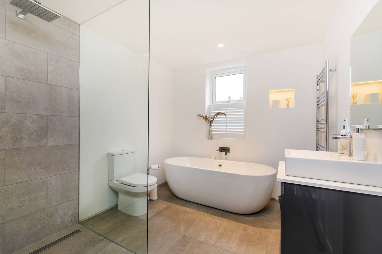 hotel-chic, contemporary, grey