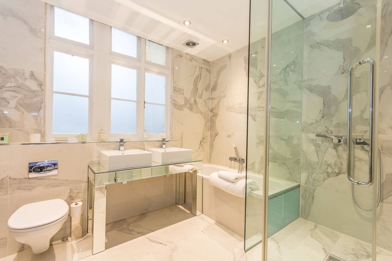 hotel-chic, contemporary