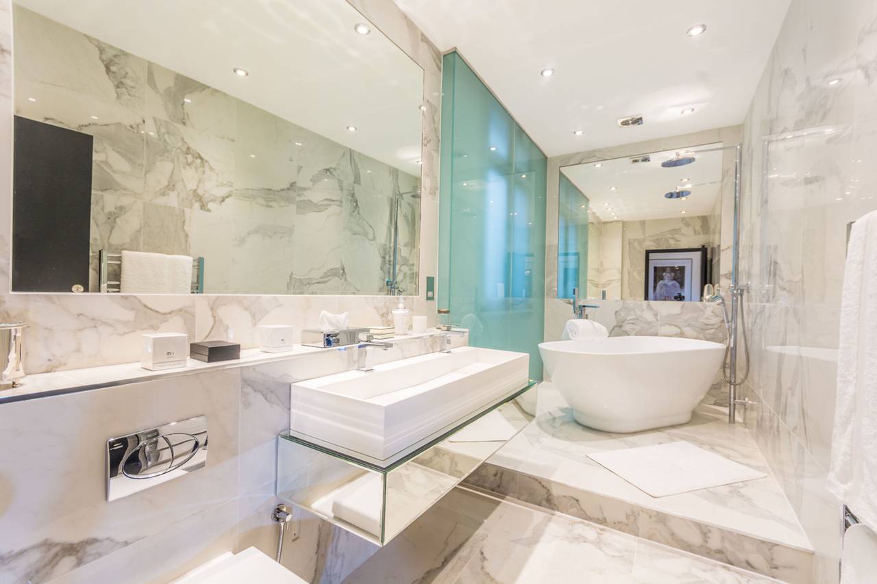 hotel-chic, contemporary
