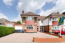 Farm Avenue, Rayners Lane Farm Avenue, Rayners Lane
