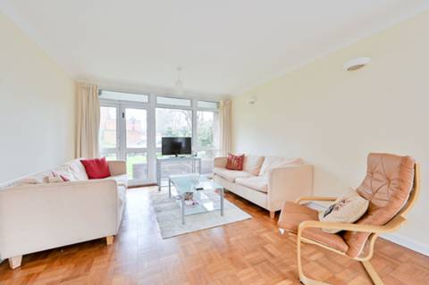 Reception Room view of Elm Avenue Flat